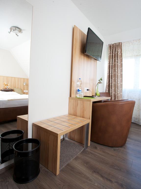 Hotel Reinhardtshof Garni Wolfschlugen Værelse billede
