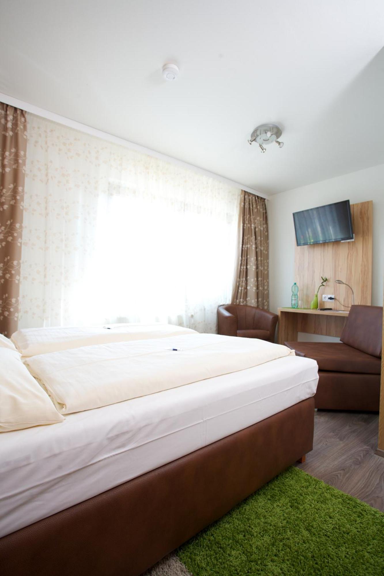 Hotel Reinhardtshof Garni Wolfschlugen Værelse billede