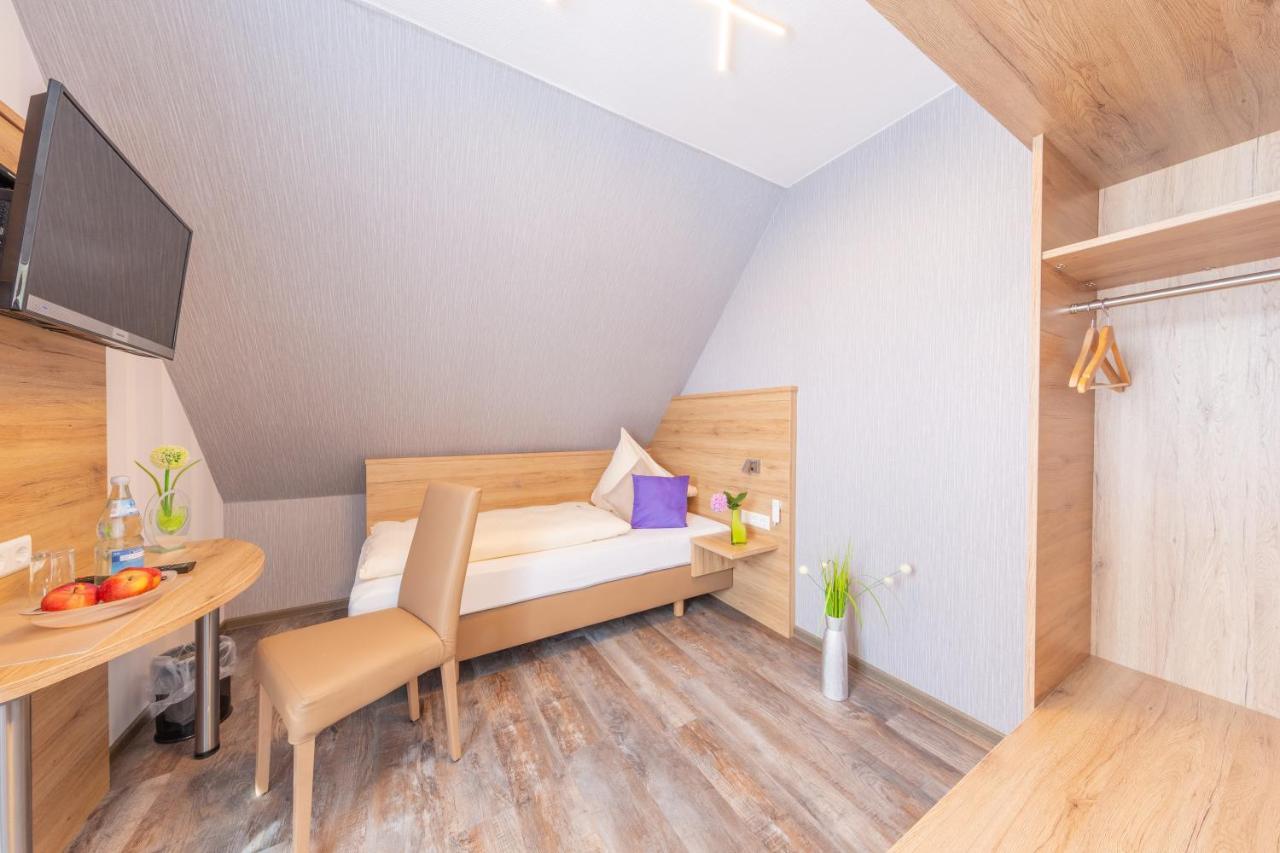 Hotel Reinhardtshof Garni Wolfschlugen Eksteriør billede